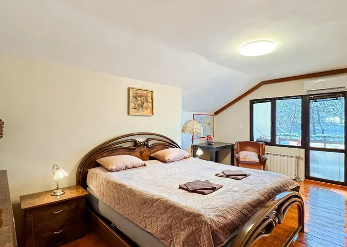 Janet * Dołna Banja